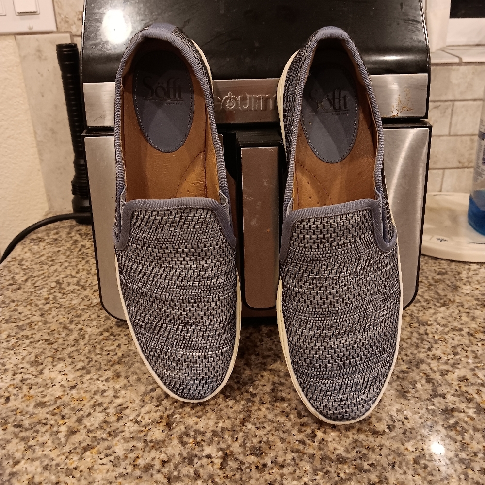 Softt Mens Slipons Size 10M Style # SF0003377 Icelandic Blue